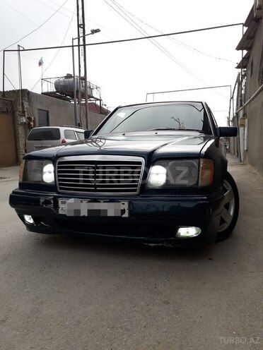 Mercedes E 220 1995, 327,000 km - 2.2 l - Bakı