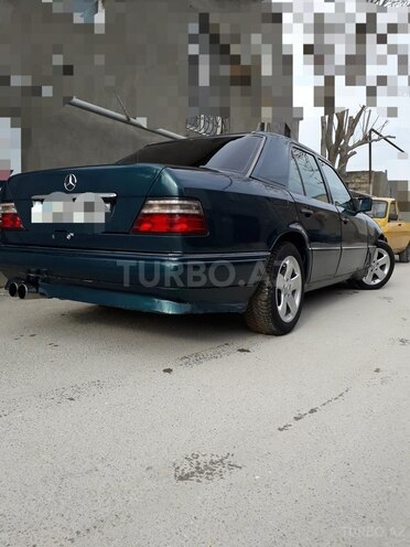 Mercedes E 220 1995, 327,000 km - 2.2 l - Bakı