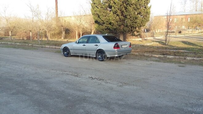 Mercedes C 220 2000, 517,324 km - 2.2 l - Mingəçevir