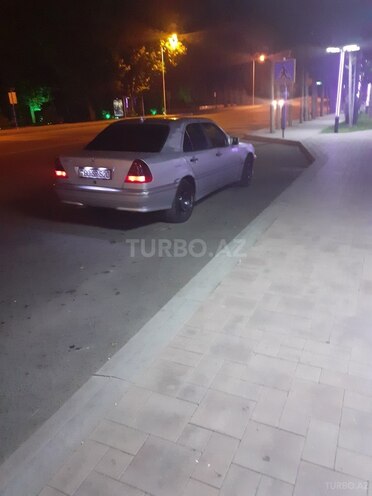 Mercedes C 220 2000, 517,324 km - 2.2 l - Mingəçevir