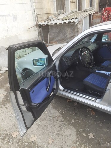 Mercedes C 220 2000, 517,324 km - 2.2 l - Mingəçevir