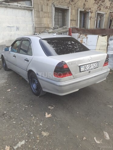 Mercedes C 220 2000, 517,324 km - 2.2 l - Mingəçevir