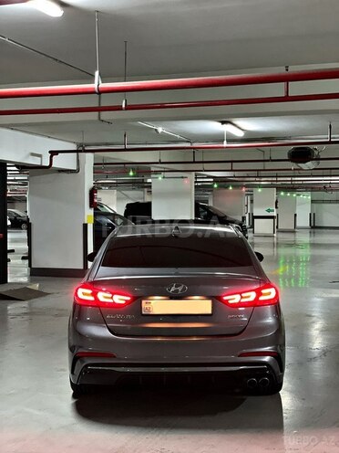 Hyundai Elantra 2018, 60,000 km - 1.6 л - Bakı