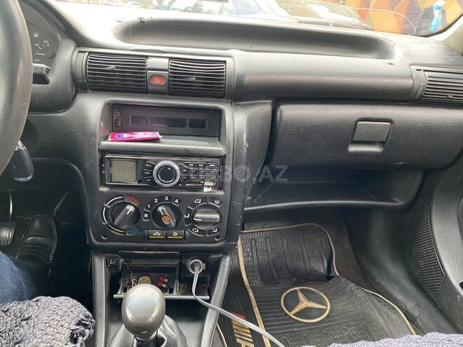 Opel Astra 1997, 250,000 km - 1.6 л - Bakı
