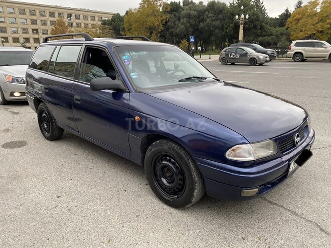 Opel Astra 1997, 250,000 km - 1.6 л - Bakı