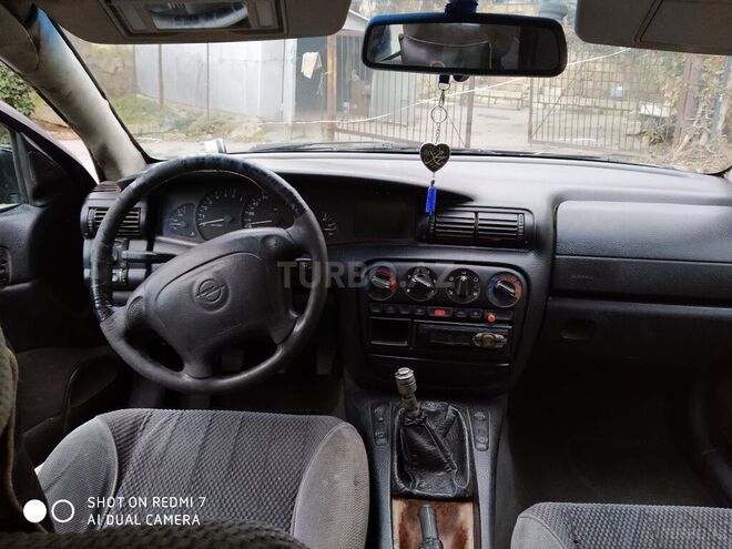 Opel Omega 1995, 235,680 km - 2.0 l - Bakı