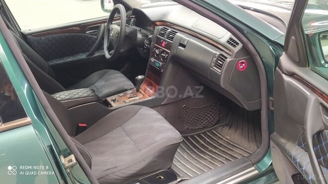 Mercedes E 220 2000, 232,000 km - 2.2 l - Gəncə