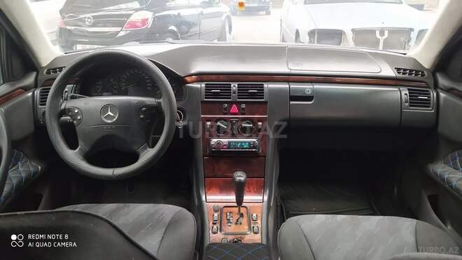 Mercedes E 220 2000, 232,000 km - 2.2 l - Gəncə