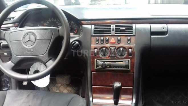 Mercedes E 200 1997, 336,000 km - 2.0 l - Bakı