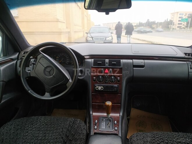 Mercedes E 230 1996, 355,187 km - 2.3 l - Bakı