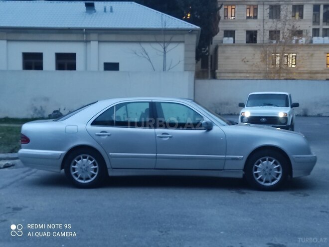 Mercedes E 280 2000, 450,000 km - 2.8 l - Bakı