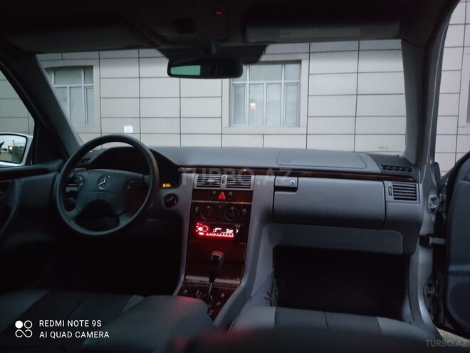 Mercedes E 280 2000, 450,000 km - 2.8 l - Bakı