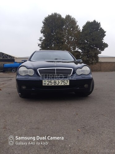 Mercedes C 200 2001, 300,000 km - 2.0 l - Göygöl