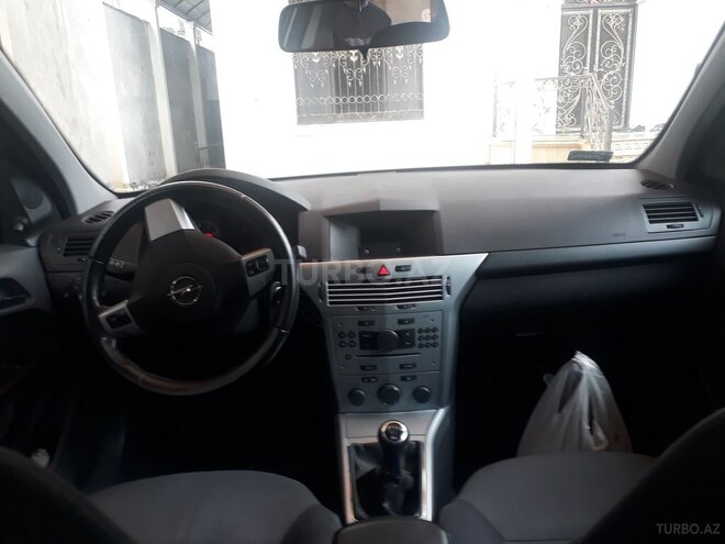 Opel Astra 2010, 188,000 km - 1.4 l - Gəncə
