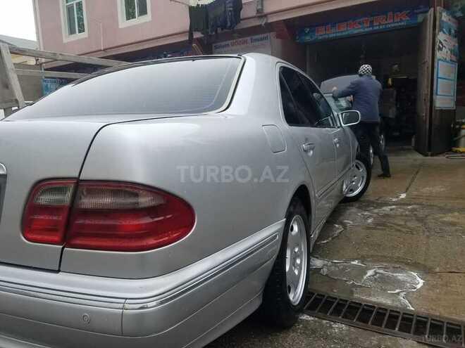 Mercedes E 220 2001, 284,000 km - 2.2 l - Bakı
