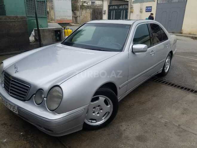 Mercedes E 220 2001, 284,000 km - 2.2 l - Bakı