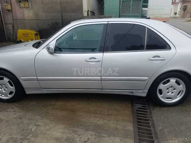 Mercedes E 220 2001, 284,000 km - 2.2 l - Bakı