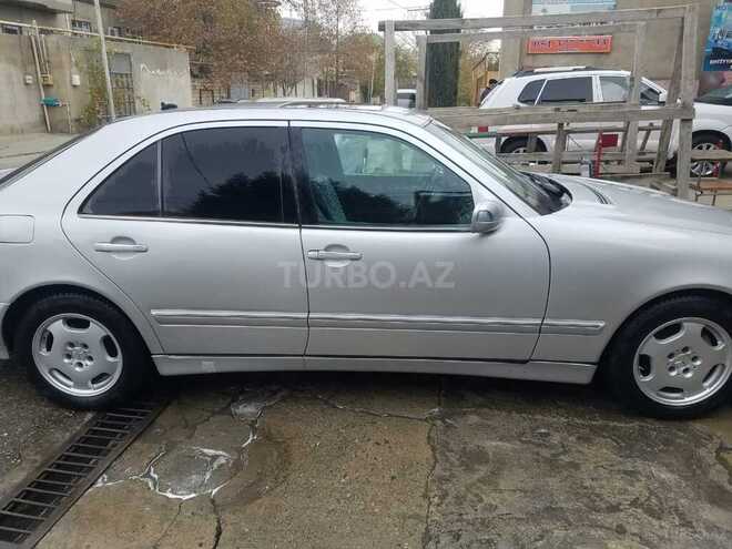 Mercedes E 220 2001, 284,000 km - 2.2 l - Bakı