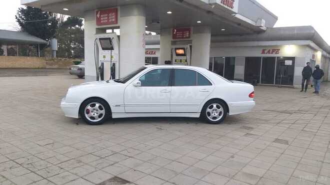 Mercedes E 320 1999, 186,000 km - 3.2 l - Cəlilabad