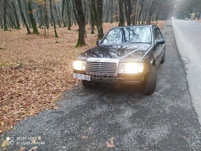 Mercedes E 300 1993, 212,325 km - 3.0 l - Qəbələ