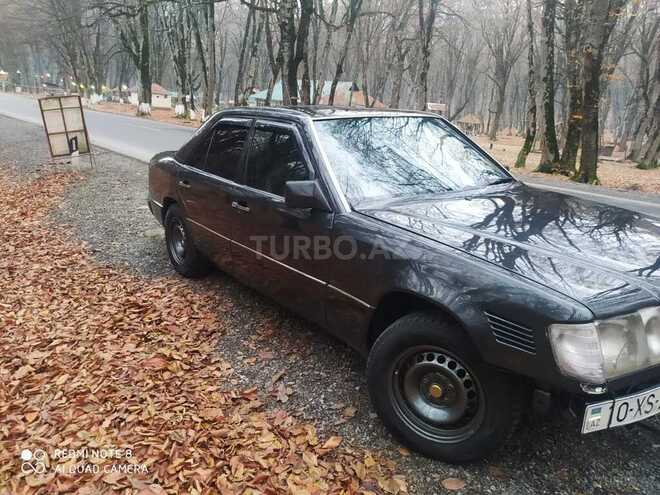 Mercedes E 300 1993, 212,325 km - 3.0 l - Qəbələ