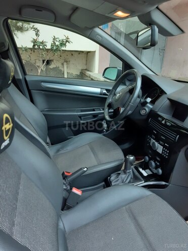 Opel Astra 2010, 239,800 km - 1.3 l - Bakı