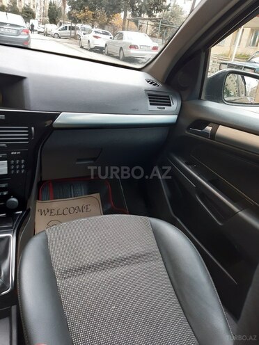 Opel Astra 2010, 239,800 km - 1.3 l - Bakı