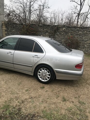 Mercedes E 240 2001, 177,000 km - 2.4 l - Ağdaş