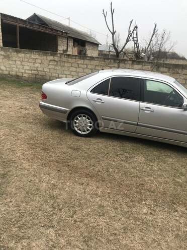 Mercedes E 240 2001, 177,000 km - 2.4 l - Ağdaş