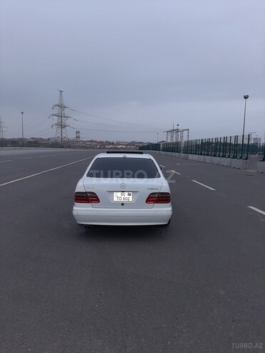 Mercedes E 240 2001, 125,000 km - 2.6 l - Bakı