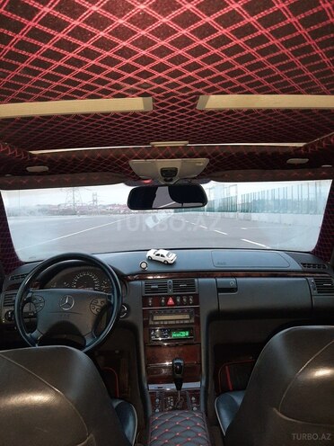 Mercedes E 240 2001, 125,000 km - 2.6 l - Bakı