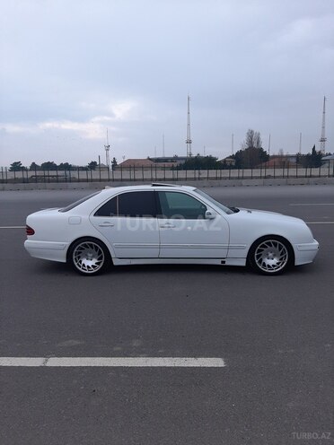 Mercedes E 240 2001, 125,000 km - 2.6 l - Bakı