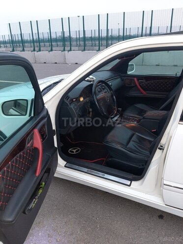 Mercedes E 240 2001, 125,000 km - 2.6 l - Bakı