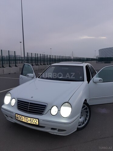 Mercedes E 240 2001, 125,000 km - 2.6 l - Bakı