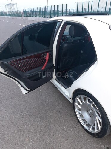 Mercedes E 240 2001, 125,000 km - 2.6 l - Bakı