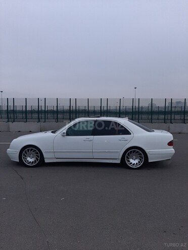 Mercedes E 240 2001, 125,000 km - 2.6 l - Bakı