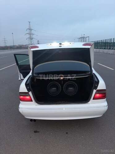 Mercedes E 240 2001, 125,000 km - 2.6 l - Bakı