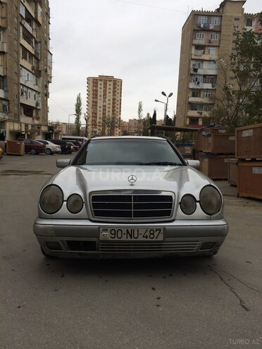 Mercedes E 220 1999, 397,000 km - 2.2 l - Bakı