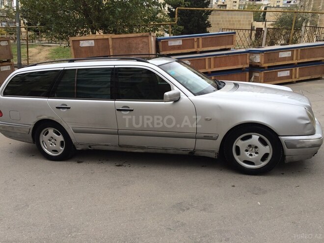 Mercedes E 220 1999, 397,000 km - 2.2 l - Bakı
