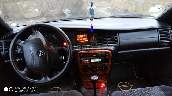 Opel Vectra 1998, 318,000 km - 2.0 l - Bakı