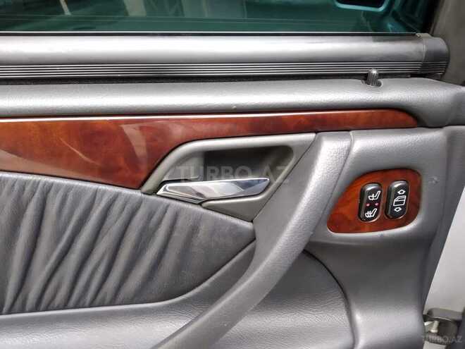 Mercedes E 240 2000, 325,000 km - 2.6 l - Bakı