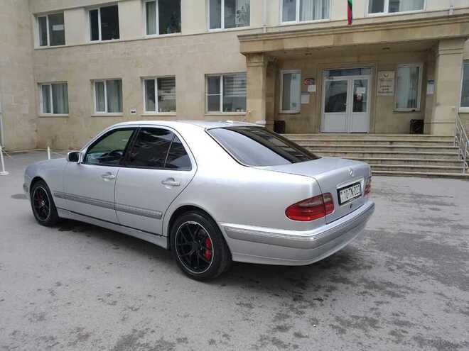 Mercedes E 240 2000, 325,000 km - 2.6 l - Bakı