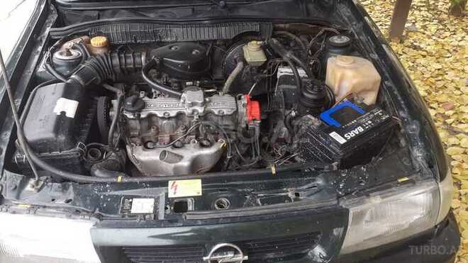 Opel Vectra 1994, 372,400 km - 1.8 л - Bakı