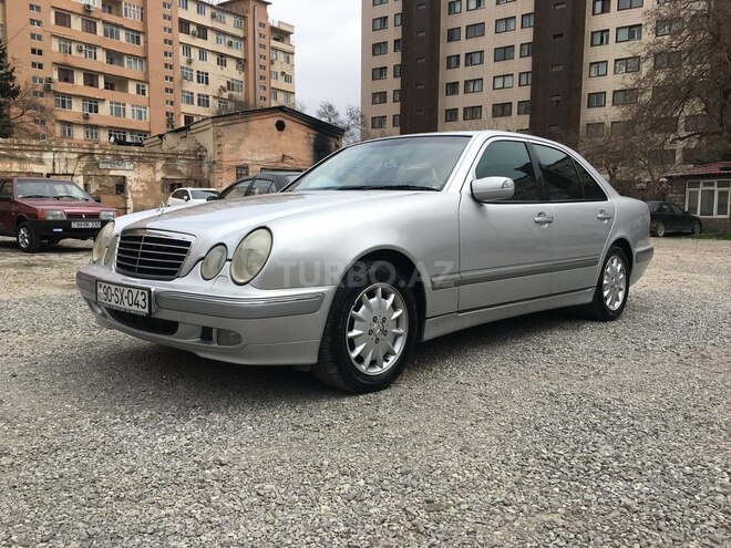 Mercedes E 240 2000, 220,000 km - 2.6 l - Bakı