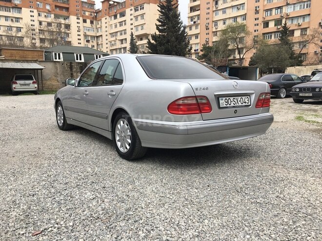 Mercedes E 240 2000, 220,000 km - 2.6 l - Bakı