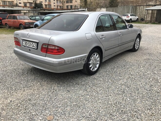 Mercedes E 240 2000, 220,000 km - 2.6 l - Bakı