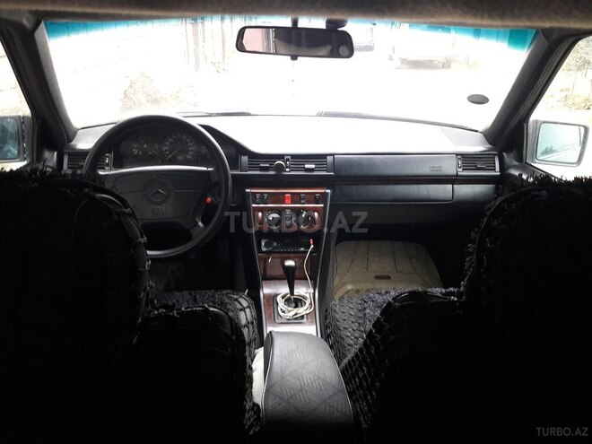 Mercedes E 250 1994, 290,825 km - 2.5 l - Bakı