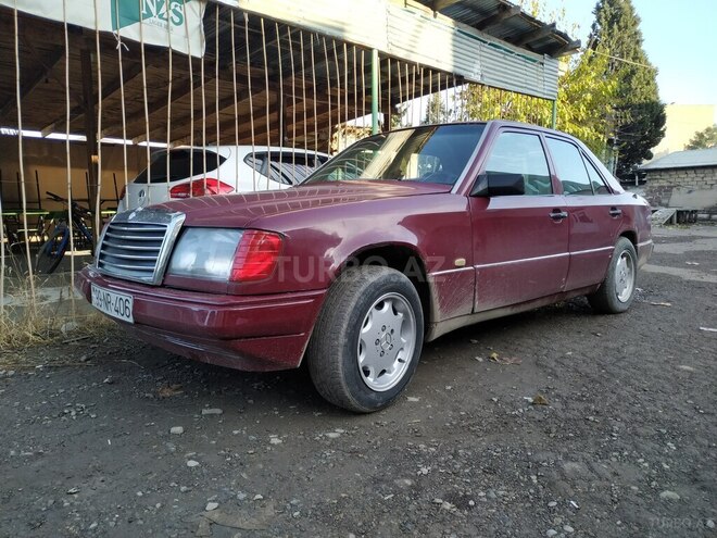 Mercedes 200 1993, 300,000 km - 2.0 l - Gəncə