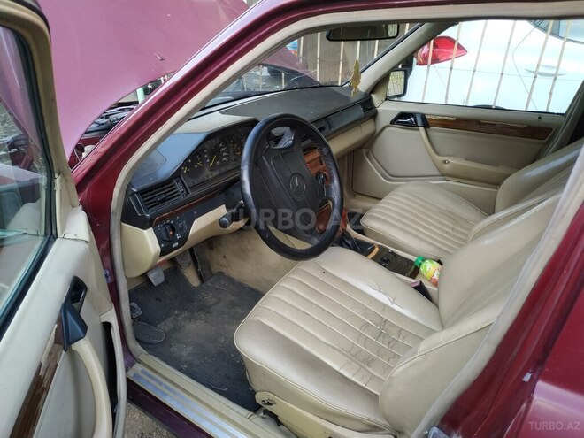 Mercedes 200 1993, 300,000 km - 2.0 l - Gəncə