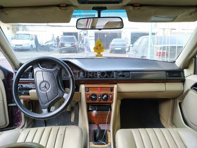 Mercedes 200 1993, 300,000 km - 2.0 l - Gəncə